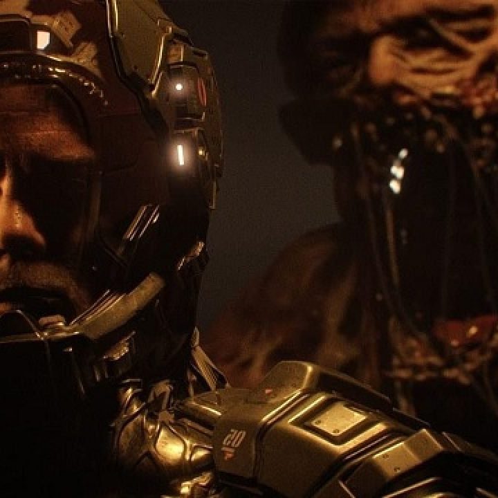 Alien behind main character of The Callisto Protocol