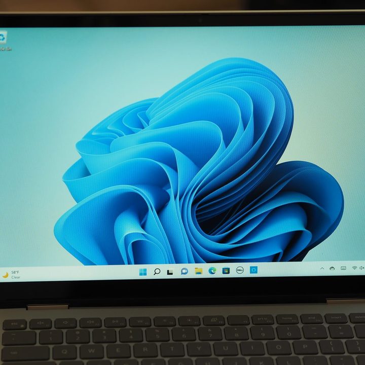 Dell Inspiron 14 2-in-1 7420 front view showing display.