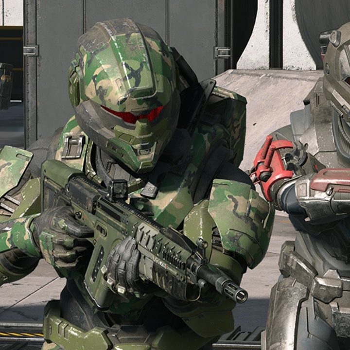 Three spartans standing together in Halo Infinite.