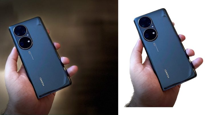 A person holding phone.