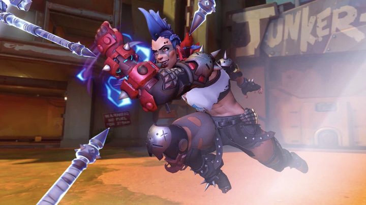 Junker Queen using her dash attack in Overwatch 2.