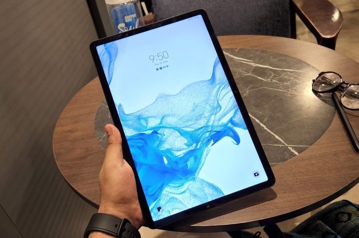 Front face of Samsung Galaxy Tab S8