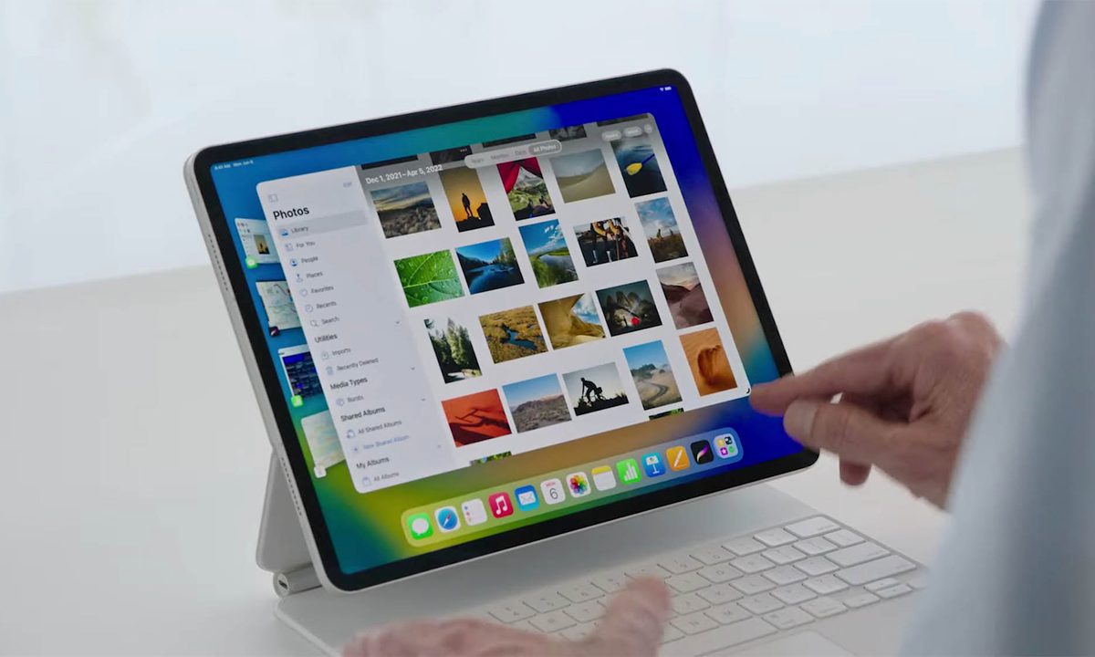 An iPad using Stage Manager in iPadOS 16.