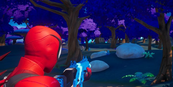 Character aiming weapon in Fortnite.