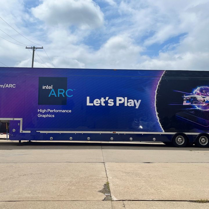 Intel Arc Alchemist gaming bus.