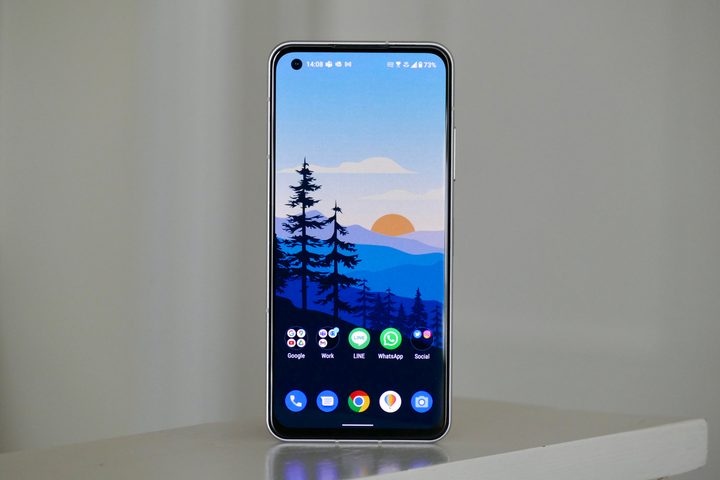 The Asus Zenfone 9's screen.