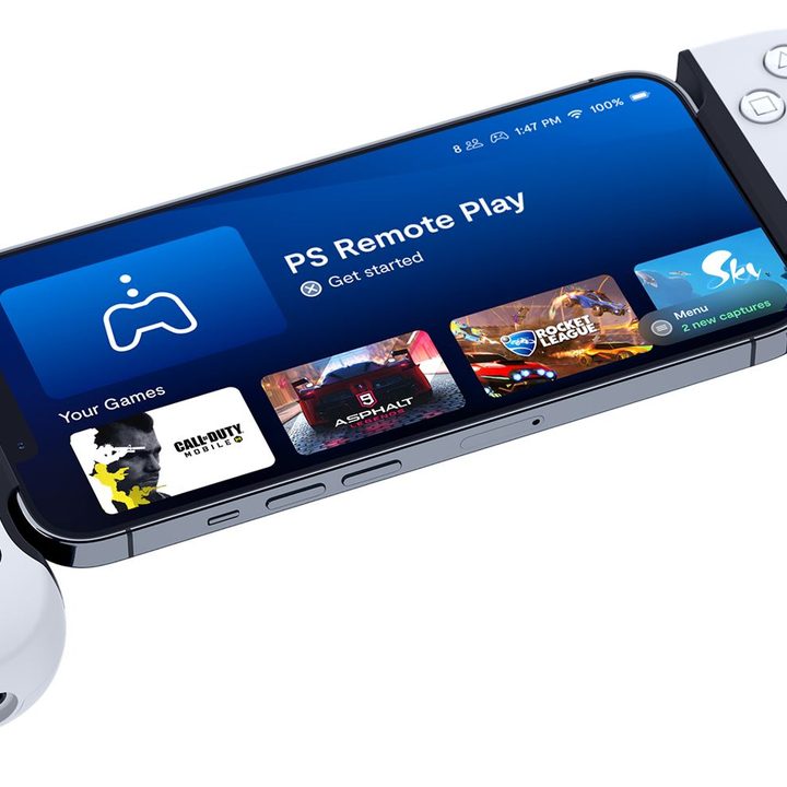 The Backbone One - PlayStation Edition lays down with the PS Remote Play turned on.