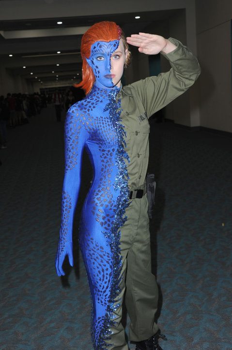 A female cosplayer as Mystique at the 2018 SDCC.