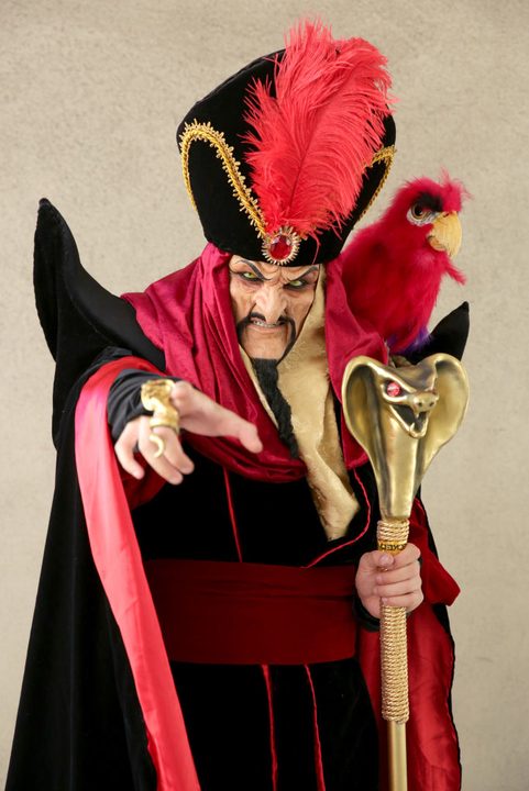 A cosplayer as Jafar from Aladdin at the 2019 SDCC.