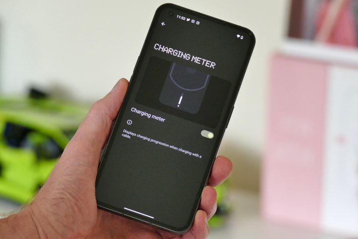 Charge Meter on the Nothing Phone 1.