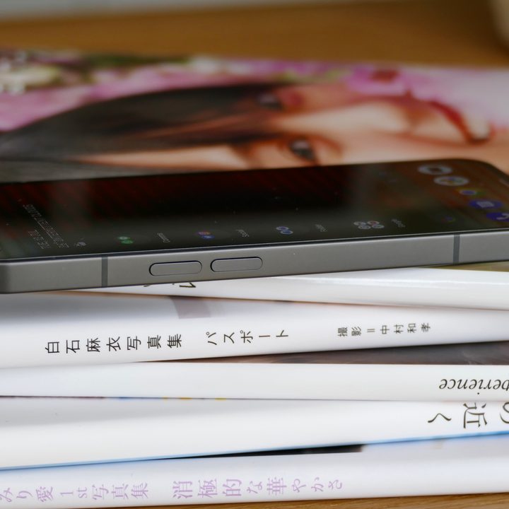 The side of the Nothing Phone 1.