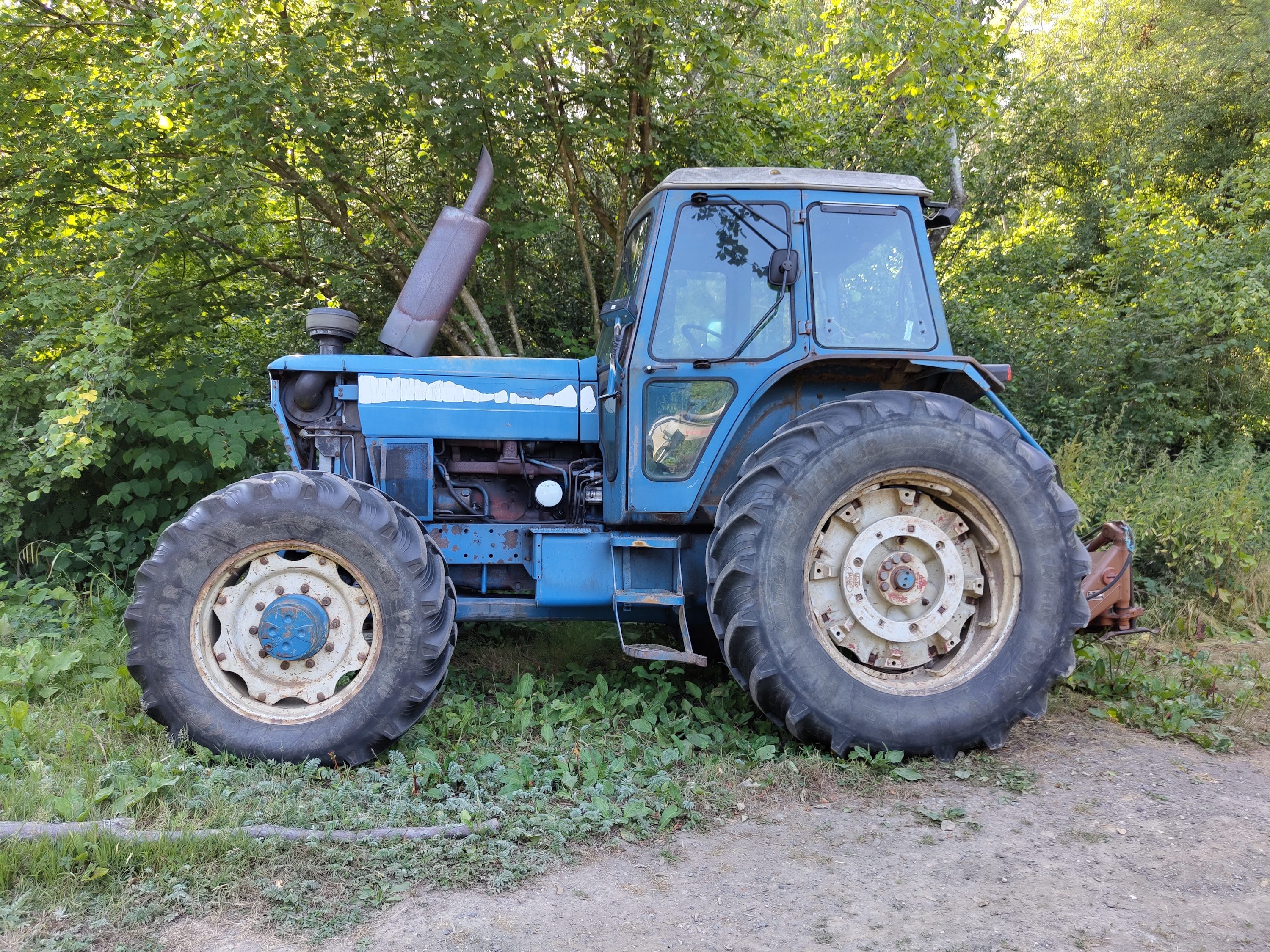 Photo of a tractor taken taken with the Nothing Phone 1.