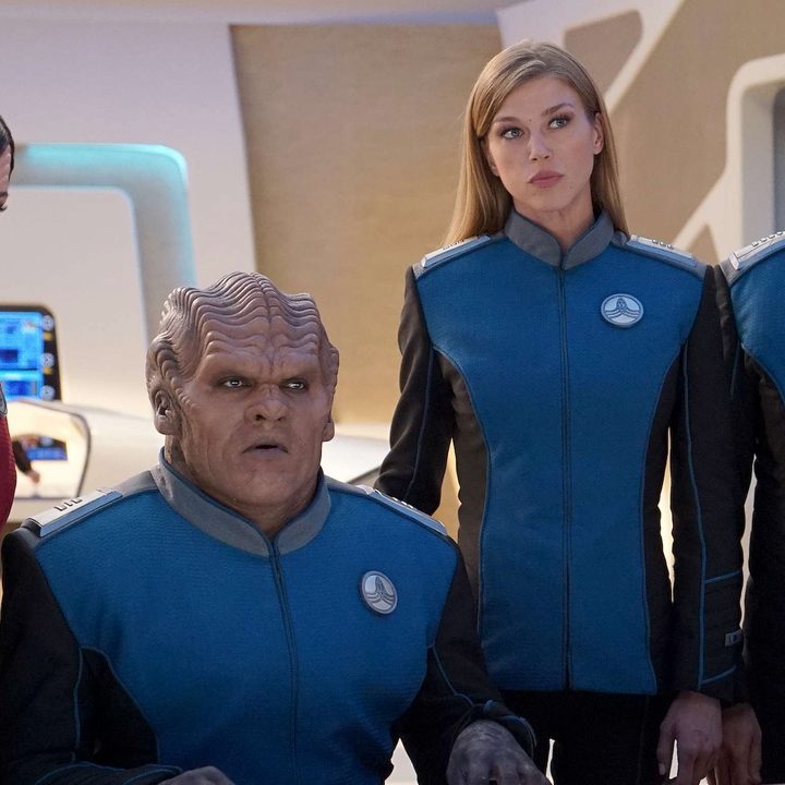 The crew of The Orville on the bridge