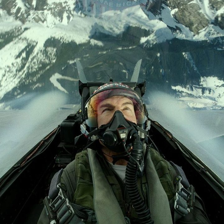 Tom Cruise flys a plane in Top Gun: Maverick.