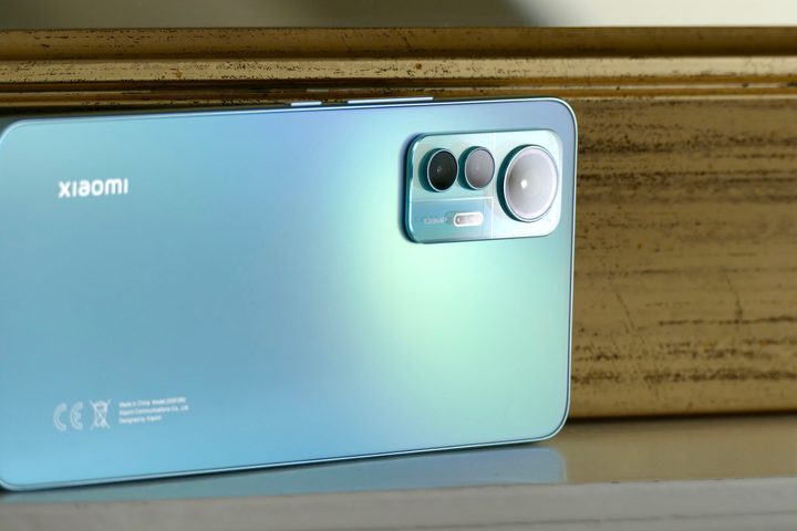 The Xiaomi 12 Lite's camera module.
