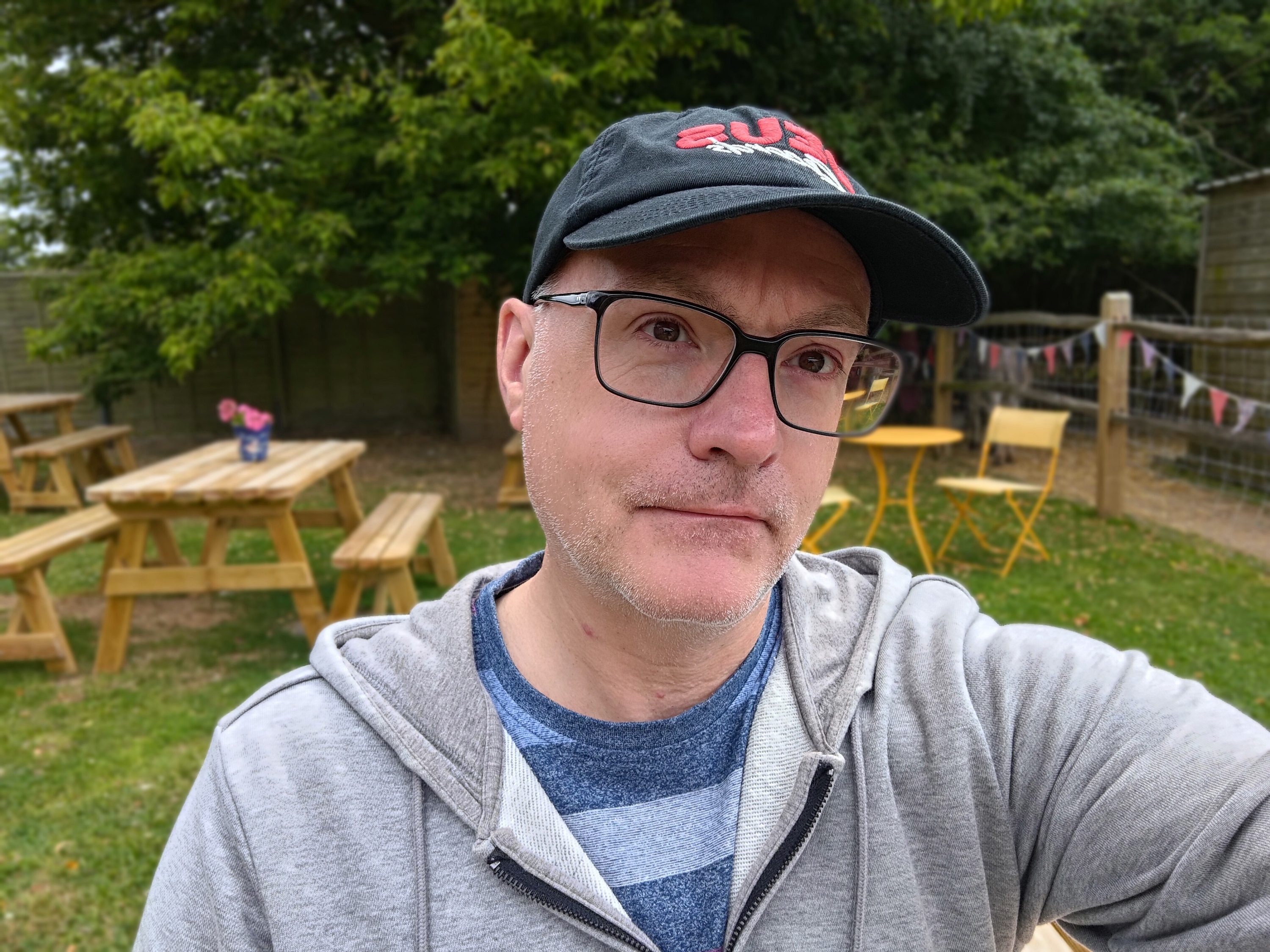Portrait selfie taken with the Asus Zenfone 9.