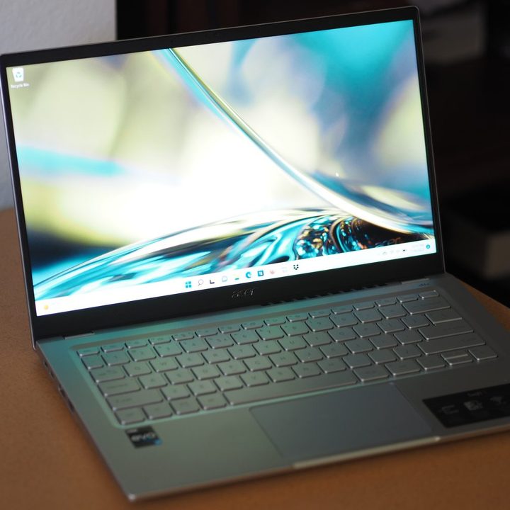 Acer Swift 3 2022 front angled view showing display and keyboard deck.