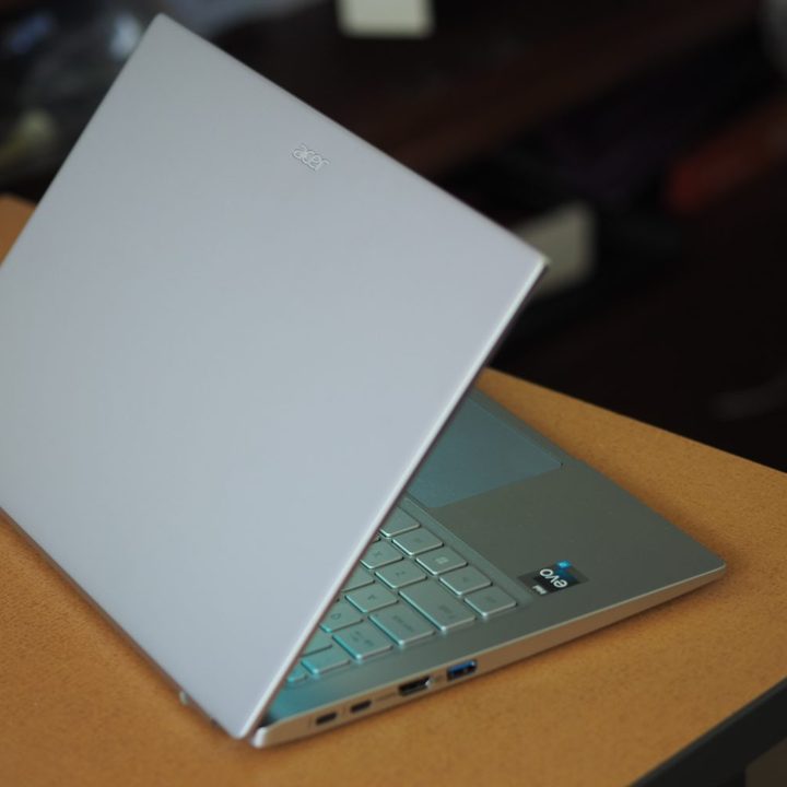 Acer Swift 3 2022 rear view showing lid and logo.