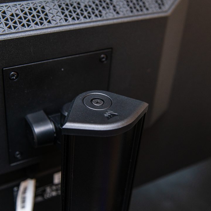 Monitor arm on the Corsair Xeneon 32.