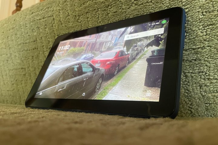 2022 Amazon Fire 7 displaying a picture of a rainy day.