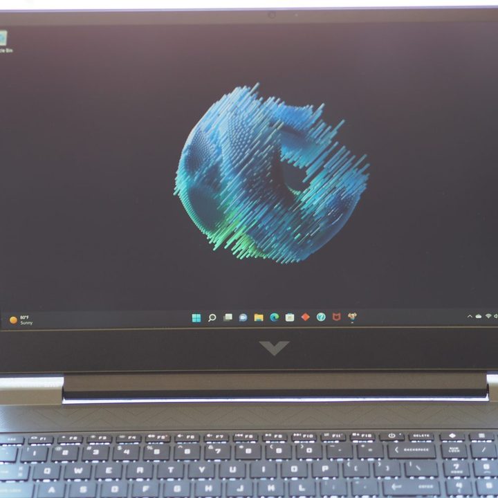 HP Victus 15 front view showing display.