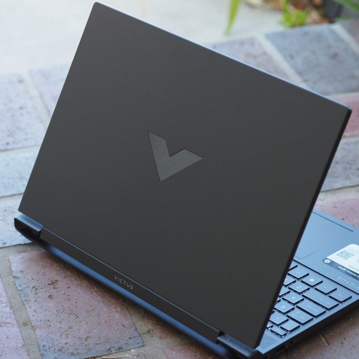 HP Victus 15 rear view showing lid and logo.
