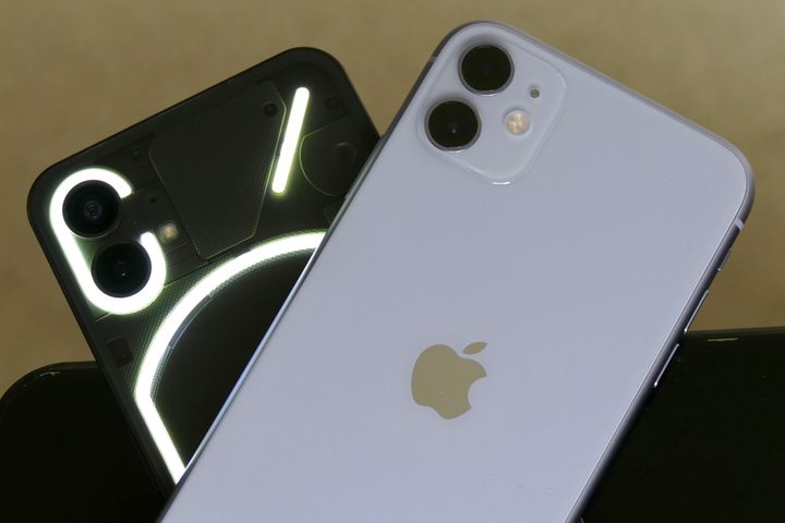 The cameras on the Nothing Phone 1 and iPhone 11.