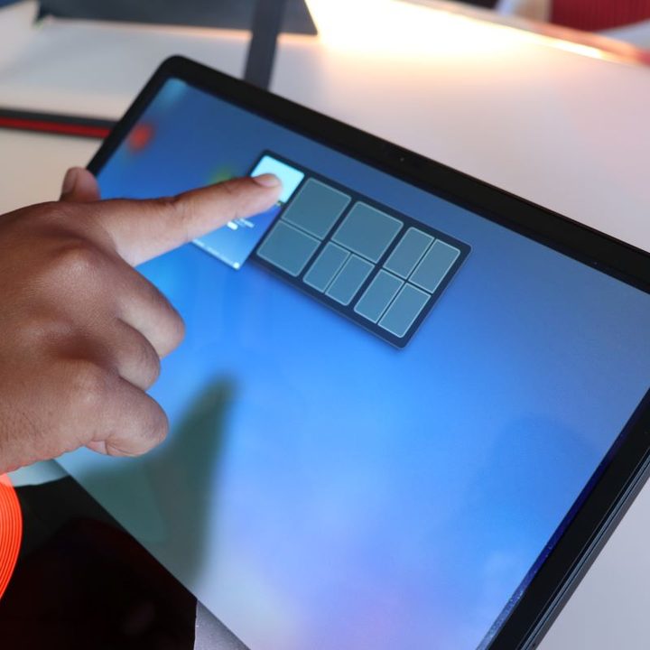 The 2022 ThinkPad X1 Fold display modes toggled on screen.