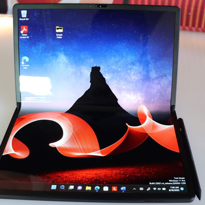 lenovo thinkpad x1 fold gen 2 hands on photos specs design the 2022 in clamshell mode