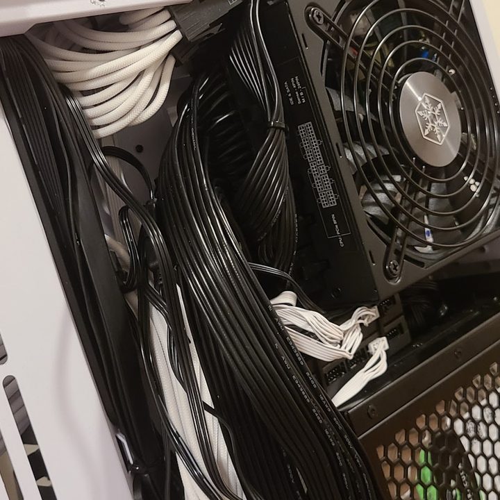 The cable management in the back chamber of the CLX Scarab.