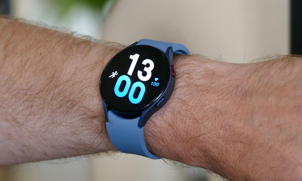 Samsung Galaxy Watch 5 44mm on a mans wrist.
