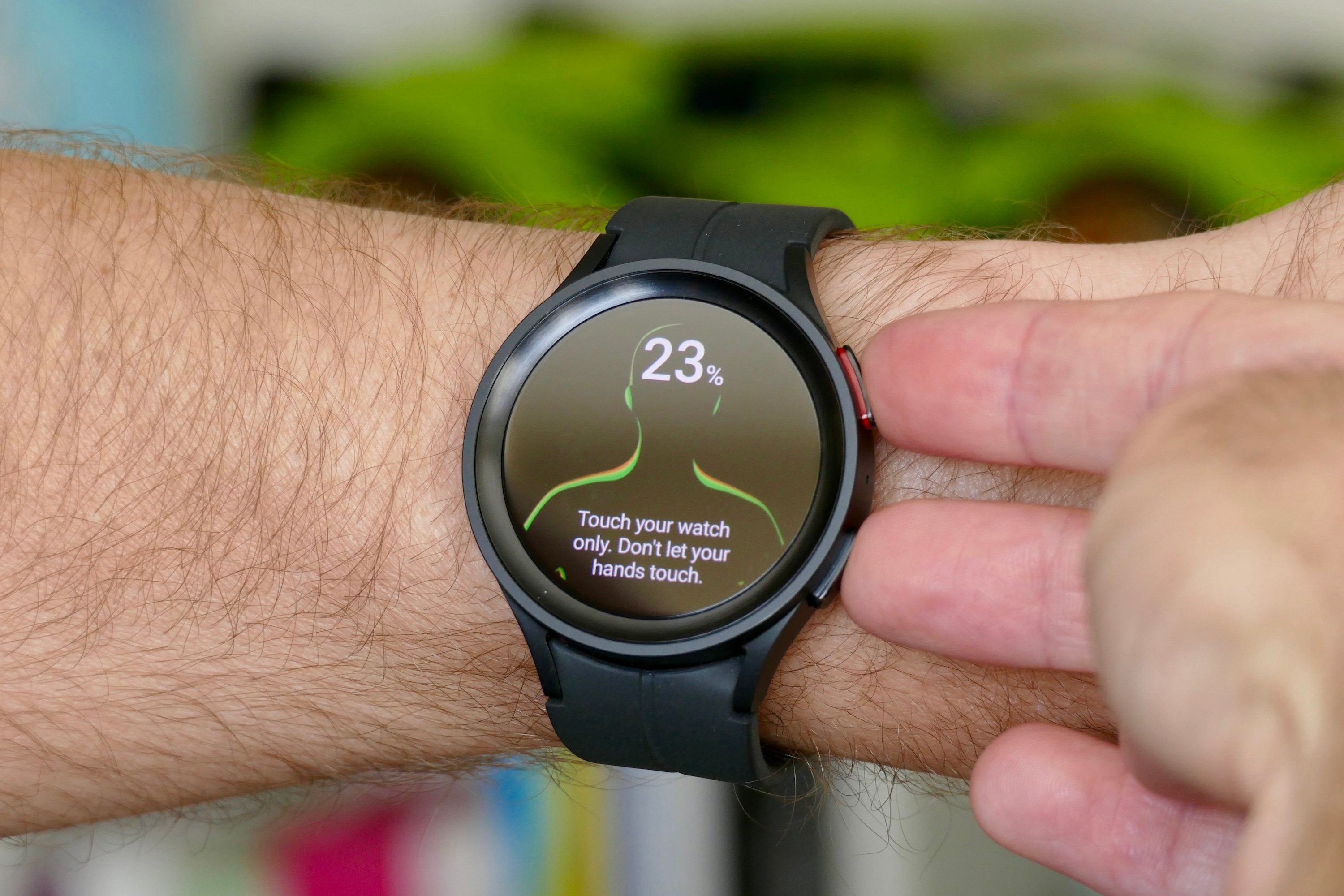 Taking a body composition measurement on the Galaxy Watch 5 Pro.
