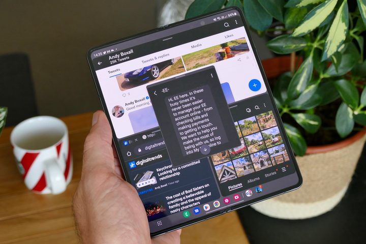 4 apps running on the Galaxy Z Fold 4's screen.