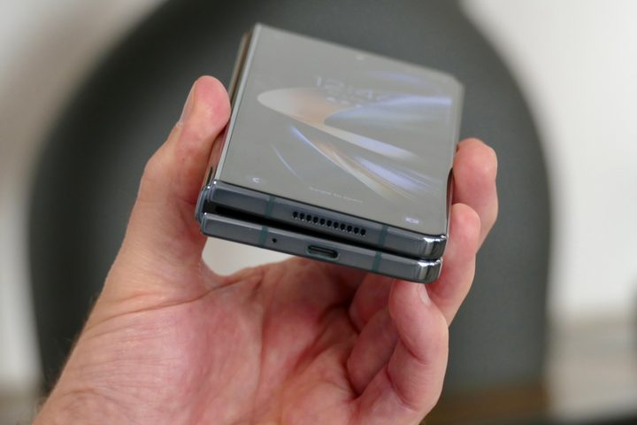The base of the Galaxy Z Fold 4.
