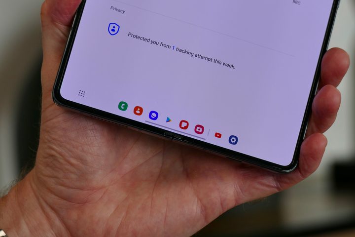 Taskbar on the Galaxy Z Fold 4.
