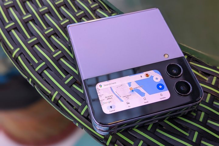 Samsung Galaxy Z Flip 4 with CoverScreen OS and Maps