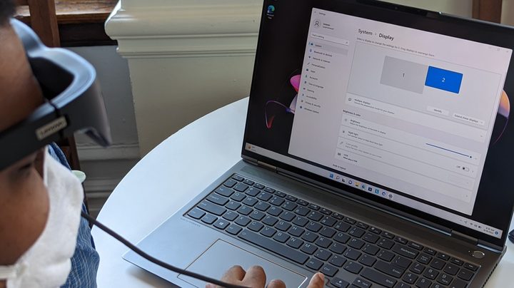 The Lenovo T1 as an extra monitor.