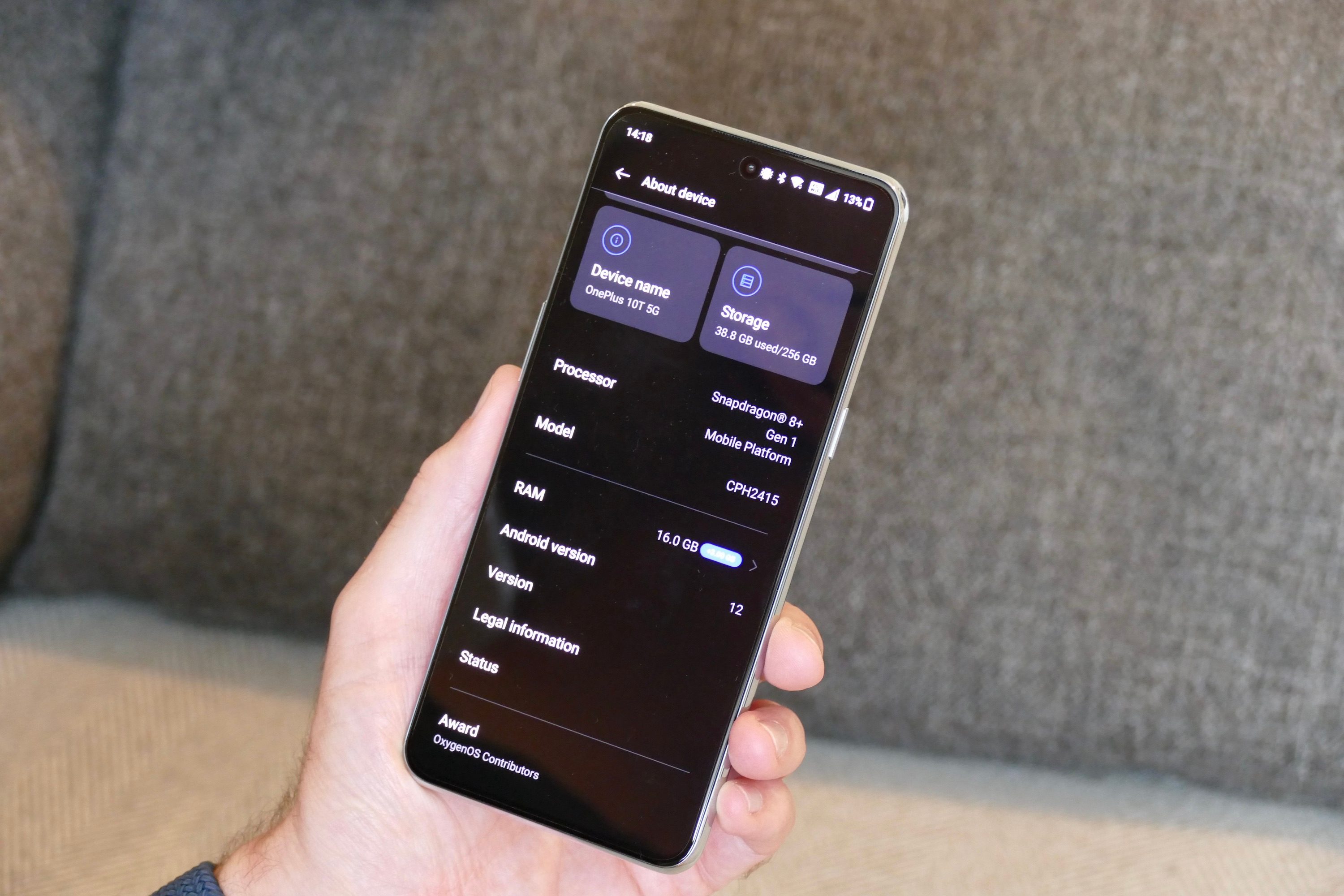 OnePlus 10T About Device screen.