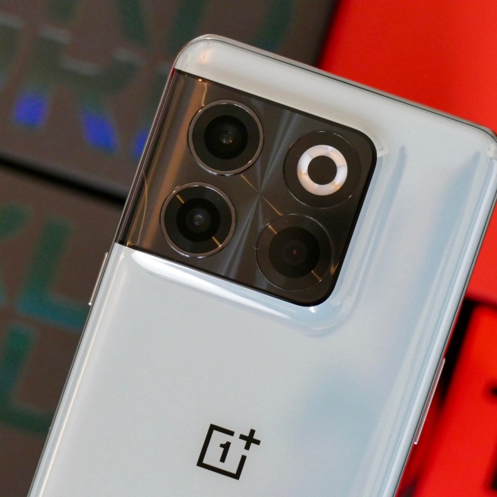 OnePlus 10T camera module.