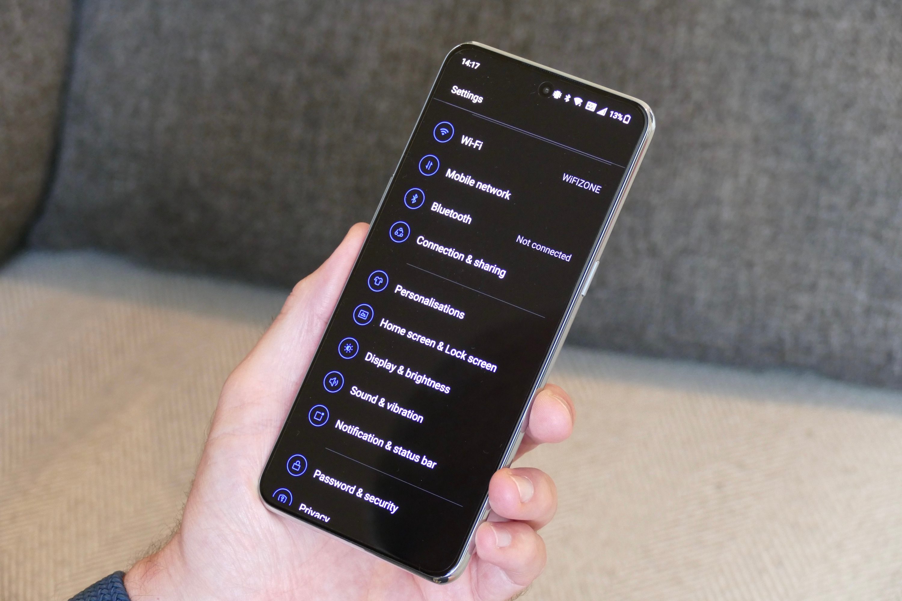 OnePlus 10T Settings menu.