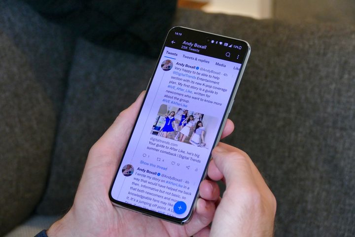 Twitter app on the OnePlus 10T.