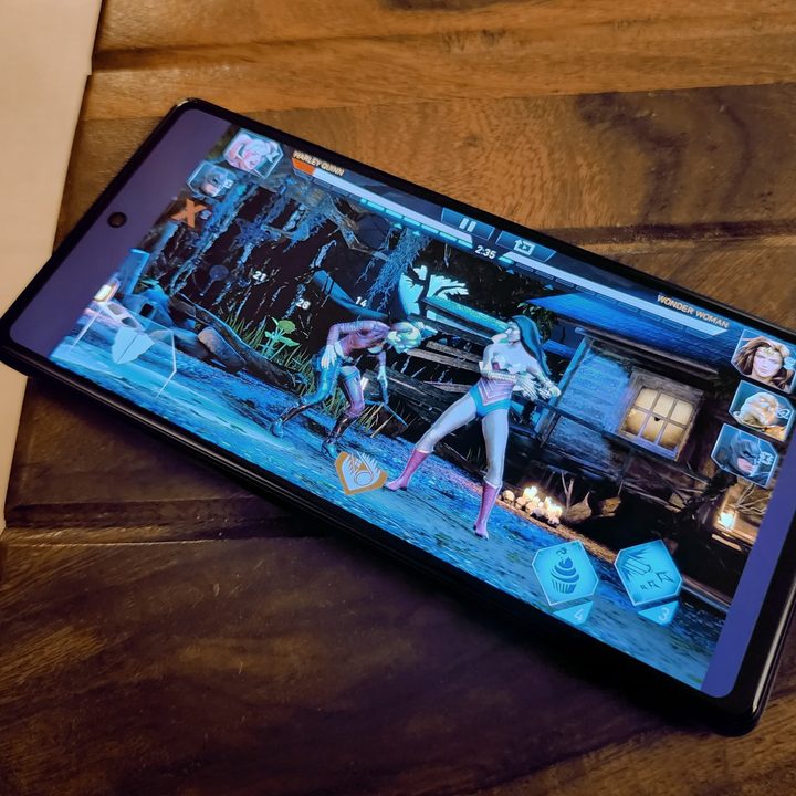 Injustice 2 on Pixel 6a.