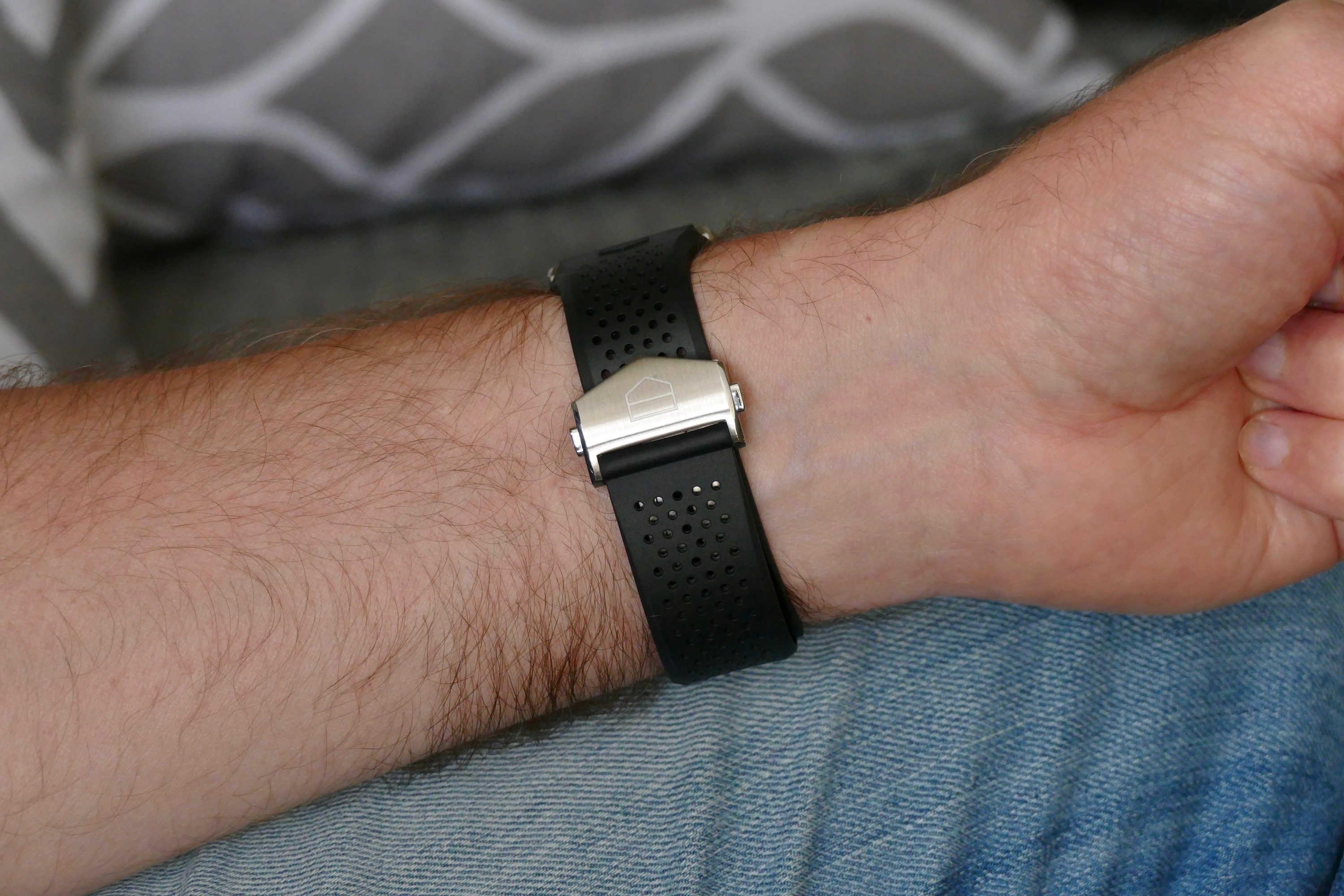 The closed clasp on the Tag Heuer Connected Calbre E4 45mm.
