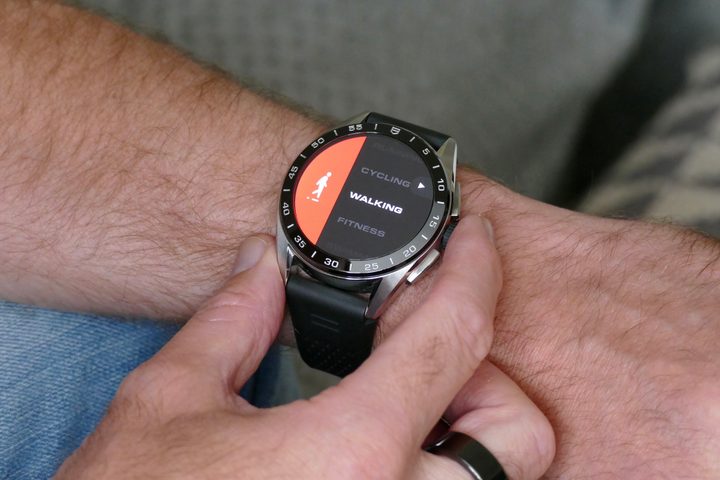 Fitness tracking modes on the Tag Heuer Connected Calbre E4 45mm.