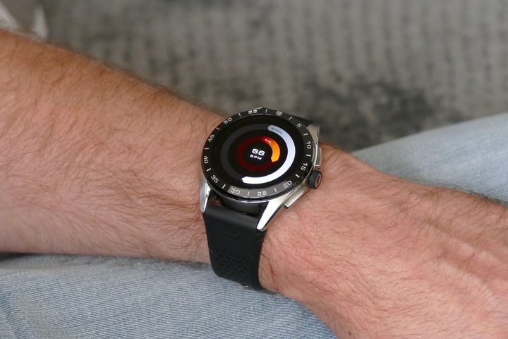 Steps and heart rate shown on the Tag Heuer Connected Calbre E4 45mm.