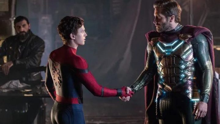 Spider-Man and Mysterio shake hands in "Spider-Man: Far From Home."