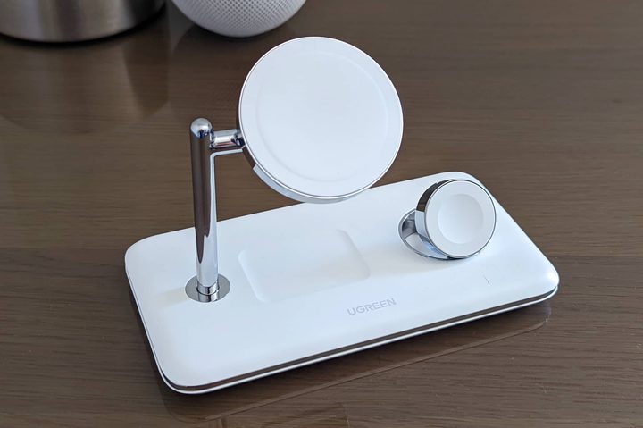 Ugreen 3-in-1 MagSafe charging stand.
