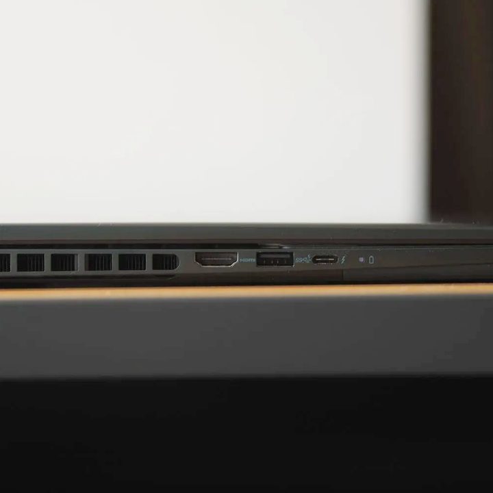 The ports on the left side of the Dell Inspiron 14 Plus.