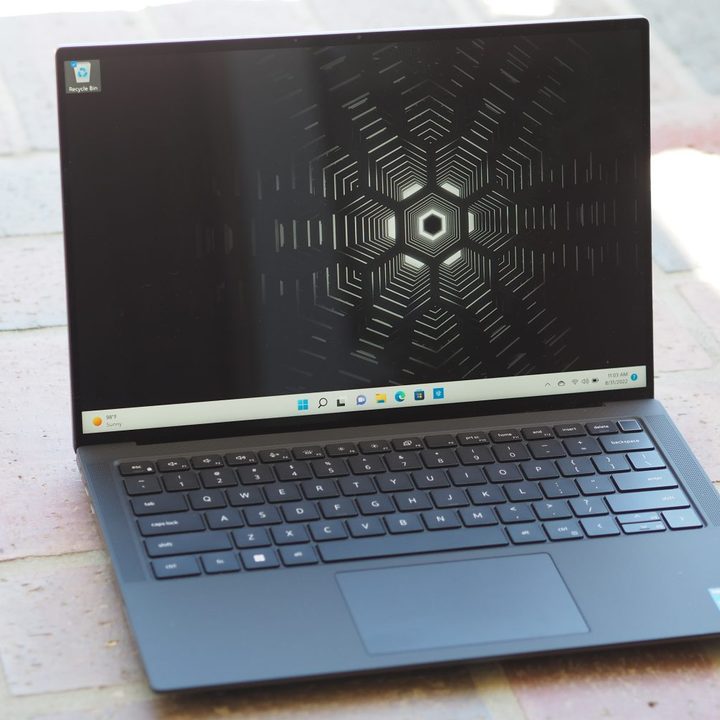 Dell Precision 5470 front angled view showing display and keyboard deck.