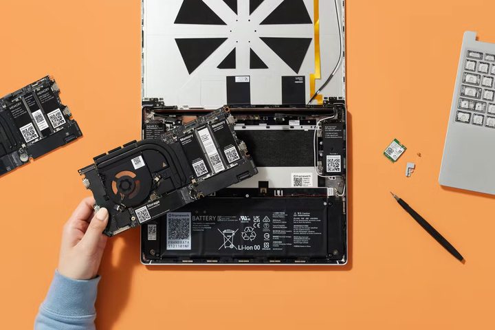 The Framework laptop having its motherboard replaced.